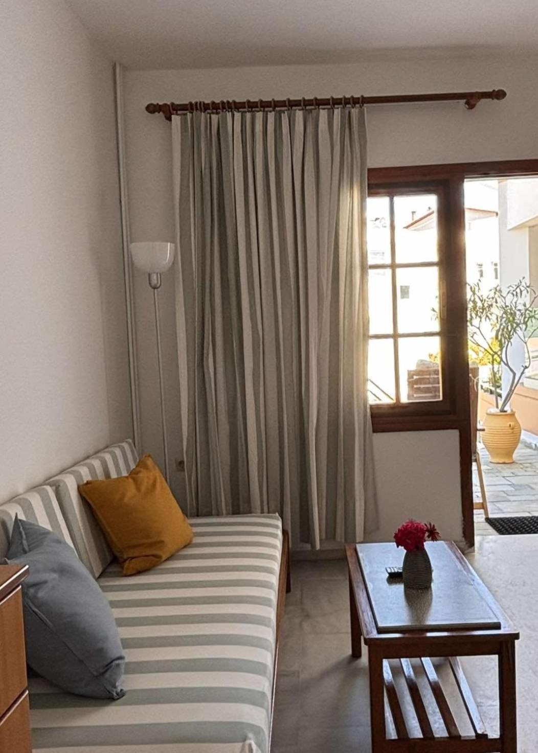 Menelaos Apartments Daráco Kültér fotó